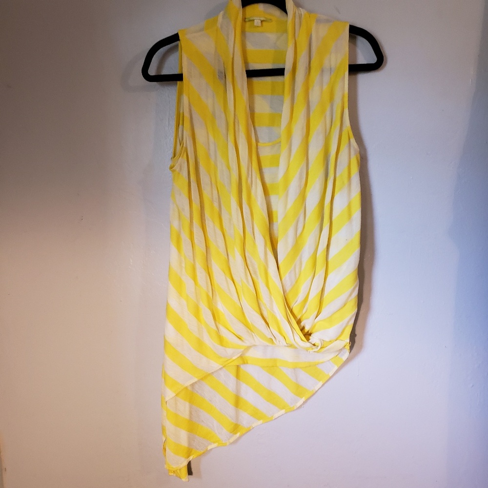 Gianni Bini sleeveless long shirt.